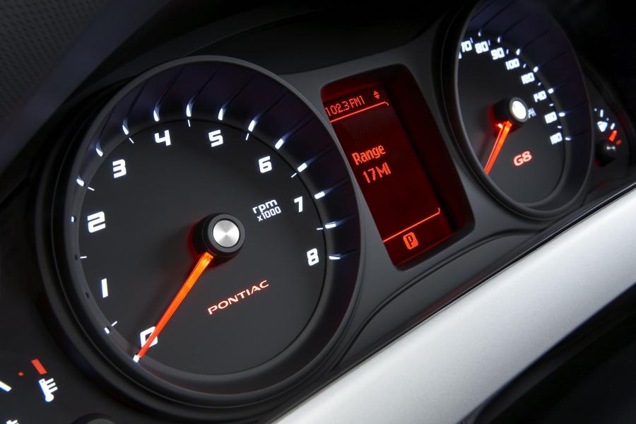  Pontiac G8 GT 2009 года  (фото 10 из 17)